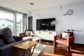 GuestReady - Riverside Retreat in Battersea